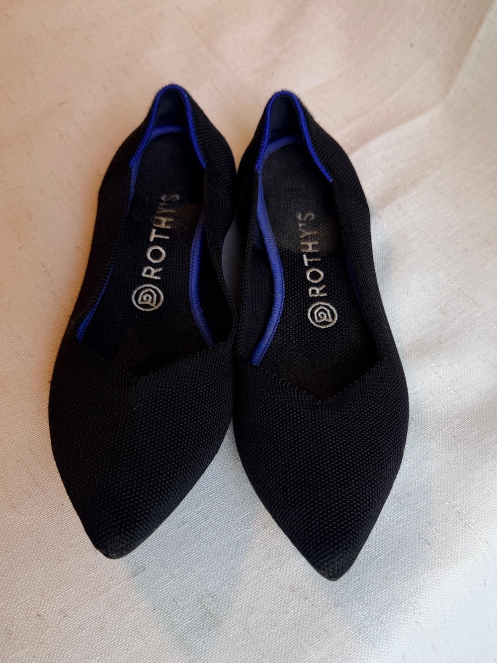 Rothy’s The Point Black Solid Blue Halo Knit Flats Size 9